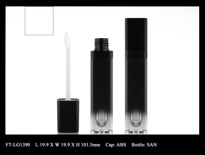 Lip Gloss Bottle: FT-LG1390